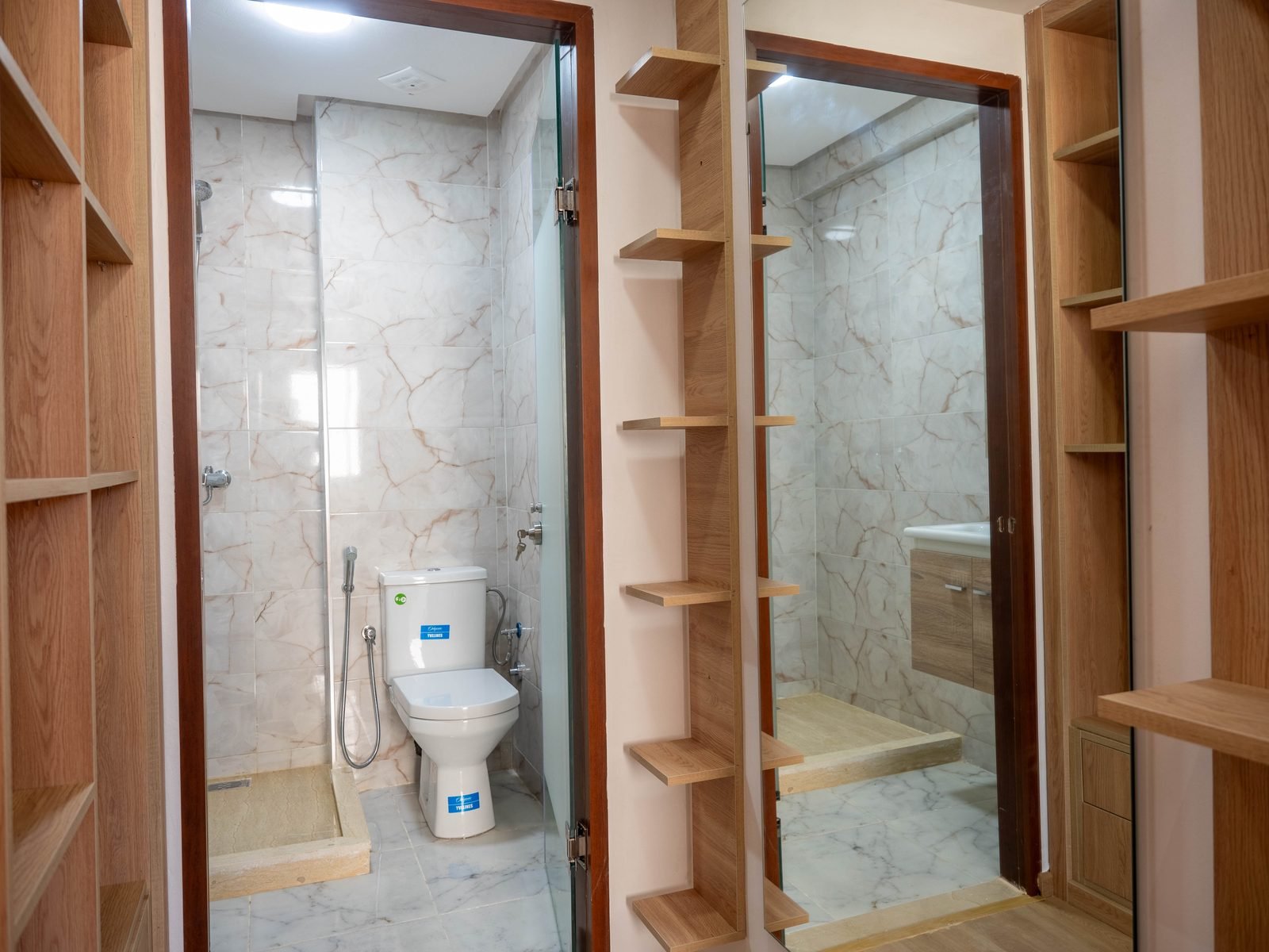 Photographie immobilière — salle de bain aux finitions modernes